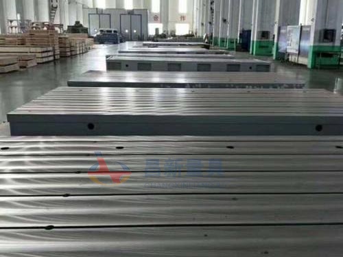 熱處理工的工作范圍及其在鑄鐵平臺生產(chǎn)中的作用